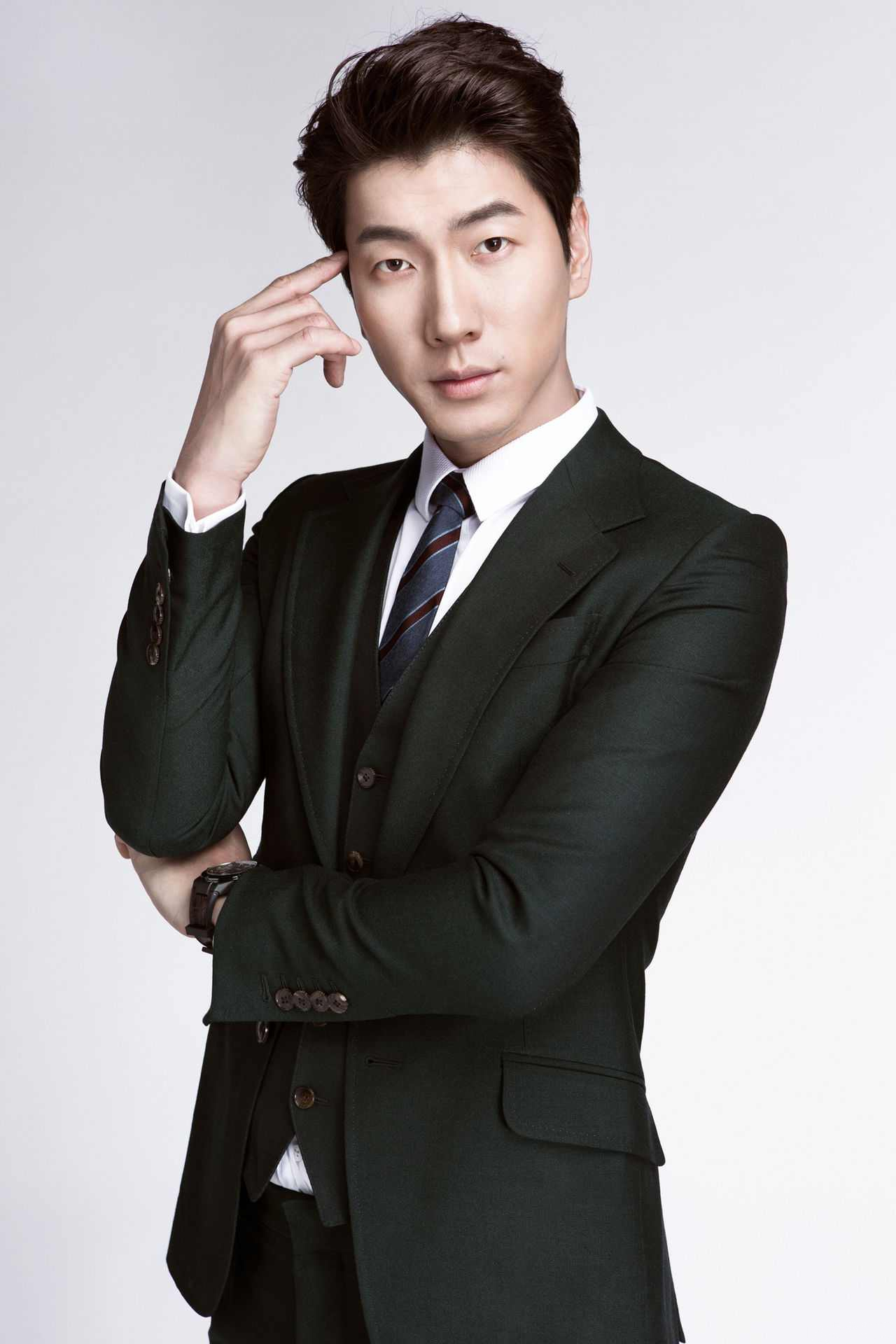 Chân dung Tác Giả Châu Gia